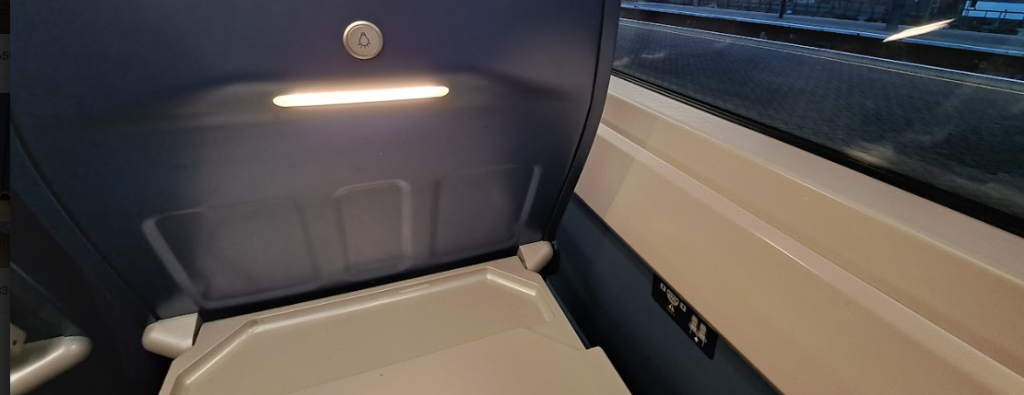 lumo train seatback table
