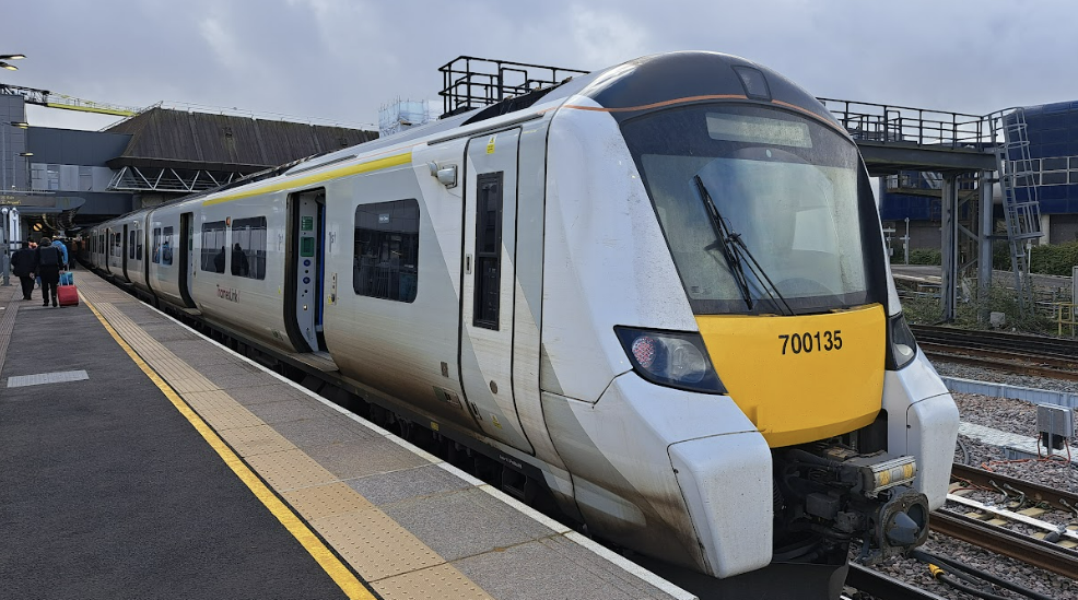 thameslink class 700 train at gatwick airport