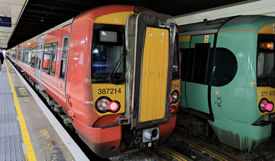 gatwick express train at london victoria