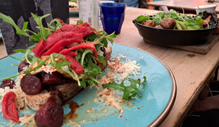 Best Eateries near Stations (in the North) - Railsmartr.co.uk