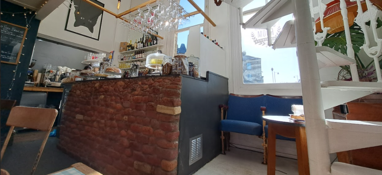 Best Eateries near Stations (in the North) - Railsmartr.co.uk