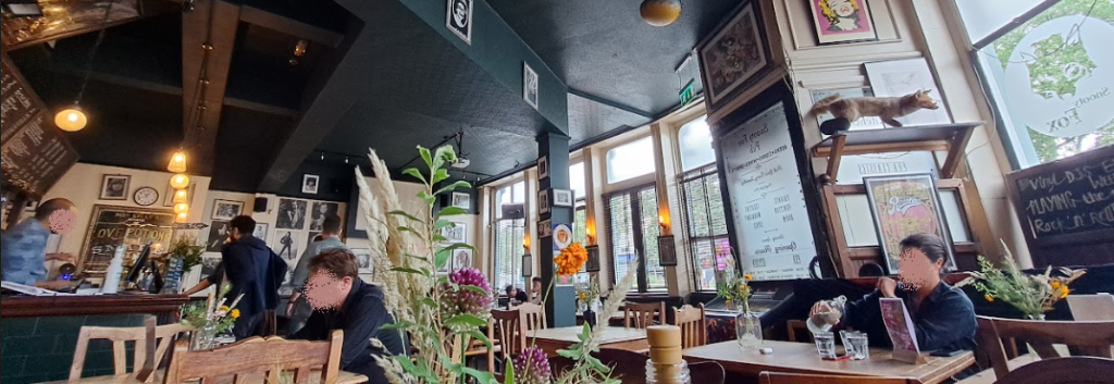 interior of the snooty fox, near canonbury station