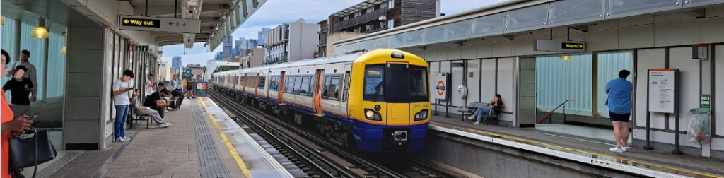 east london line class 378 train