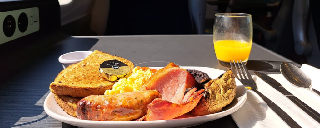 breakfast served on avanti first class pendolino - avanti vs lner first class comparison