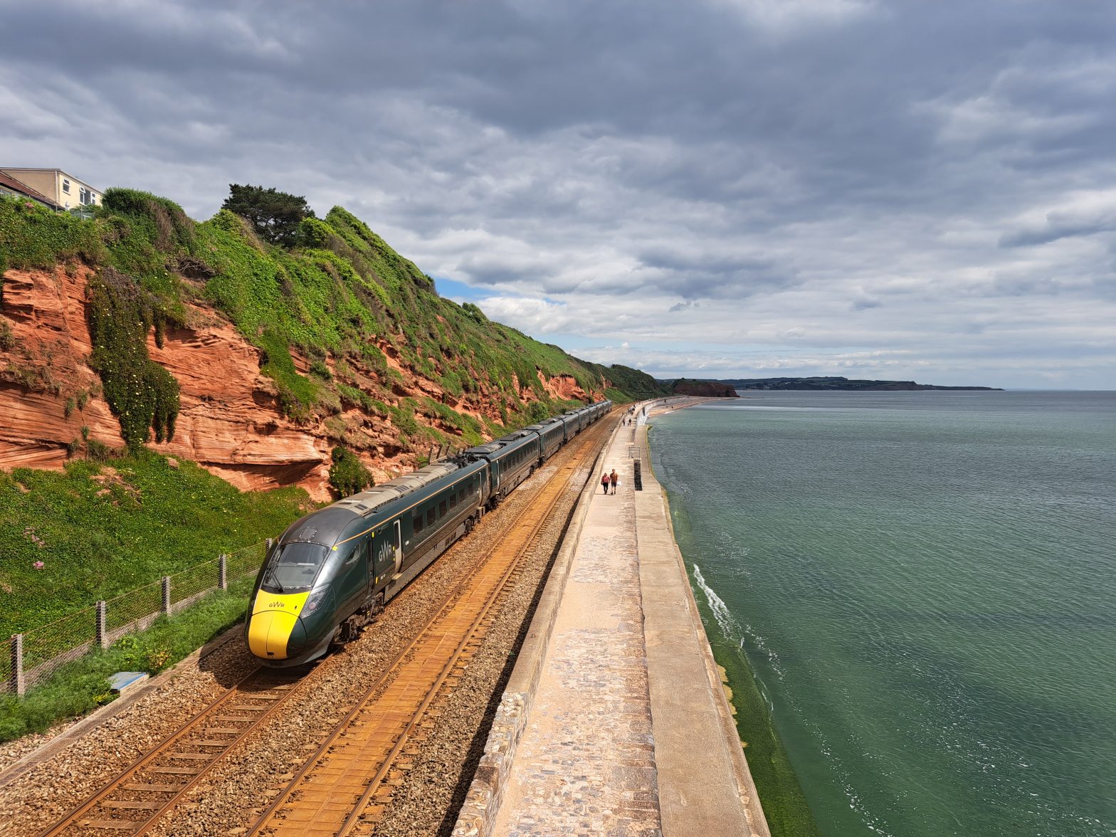 dawlish sea wall route, used by trains in devon and cornwall
